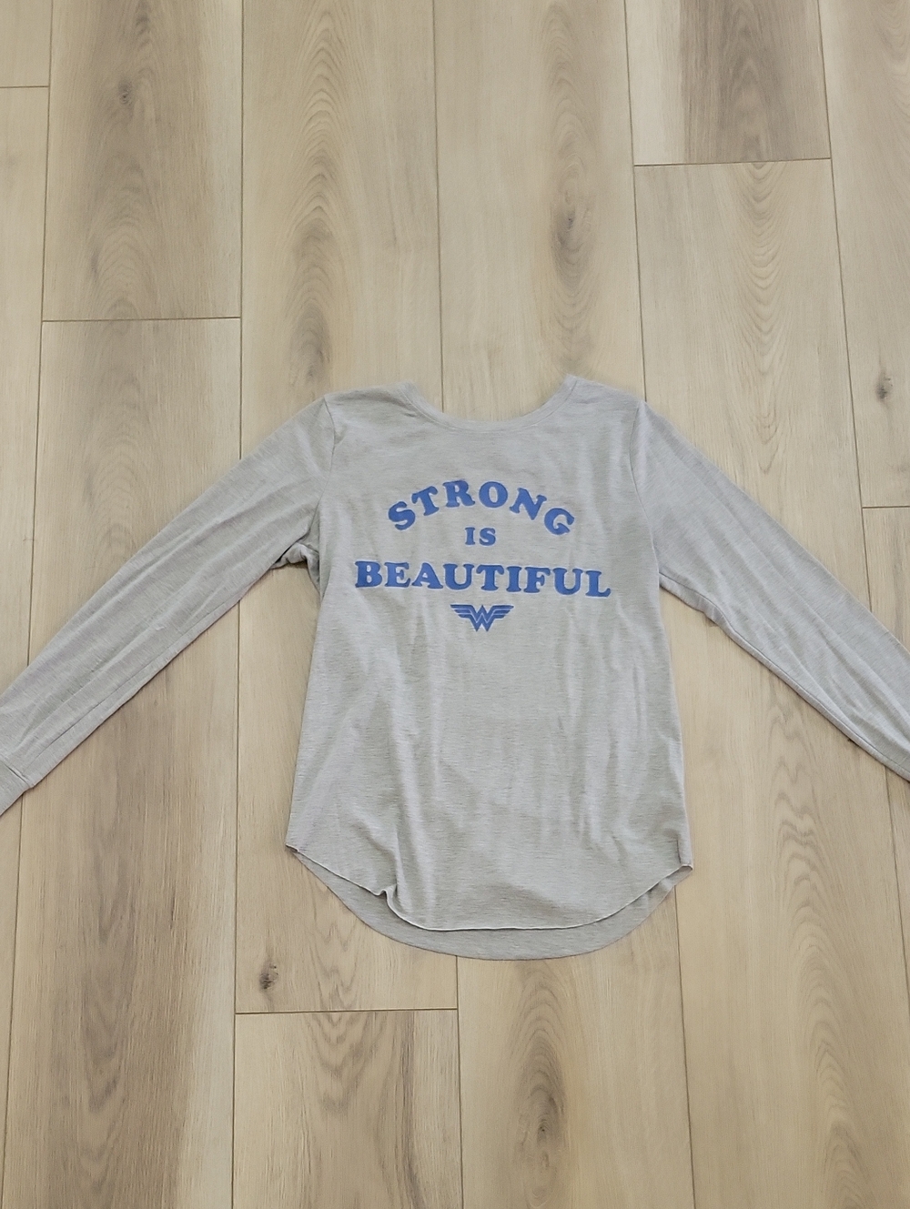 Junk Food Clothing 'Strong Is Beautiful' Long Sleeve Tee - Light Gray & Blue